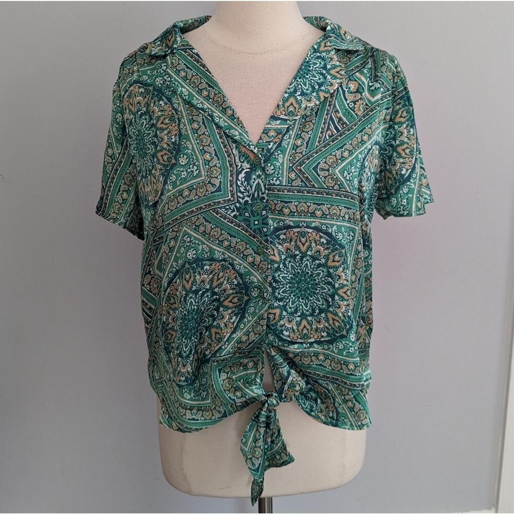 NEW Women's Eclair Green Paisley Silky Button Down Knot Front Blouse Large